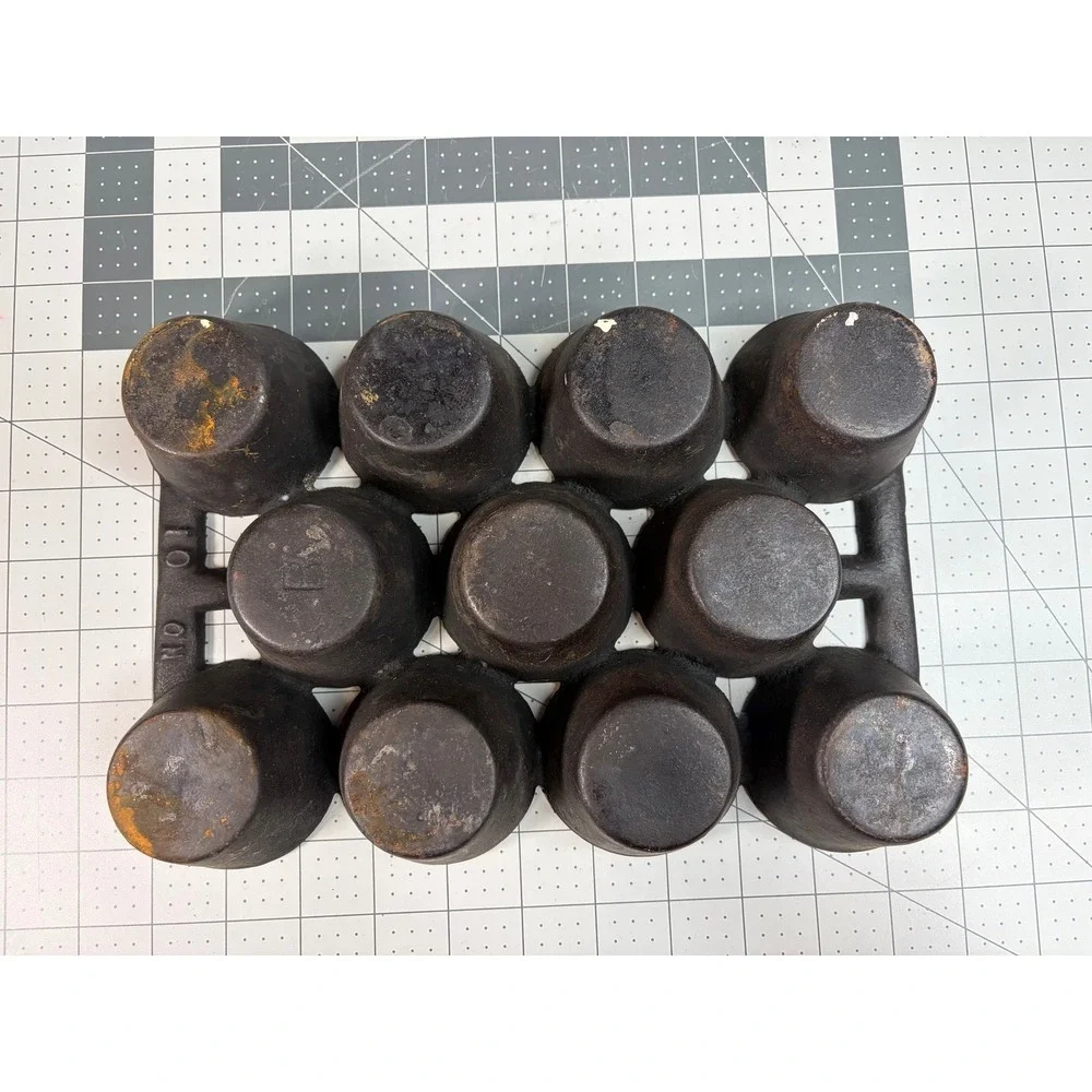 Vintage Cast Iron Popover Muffin Biscuit Pan 11 Cup No 01 B